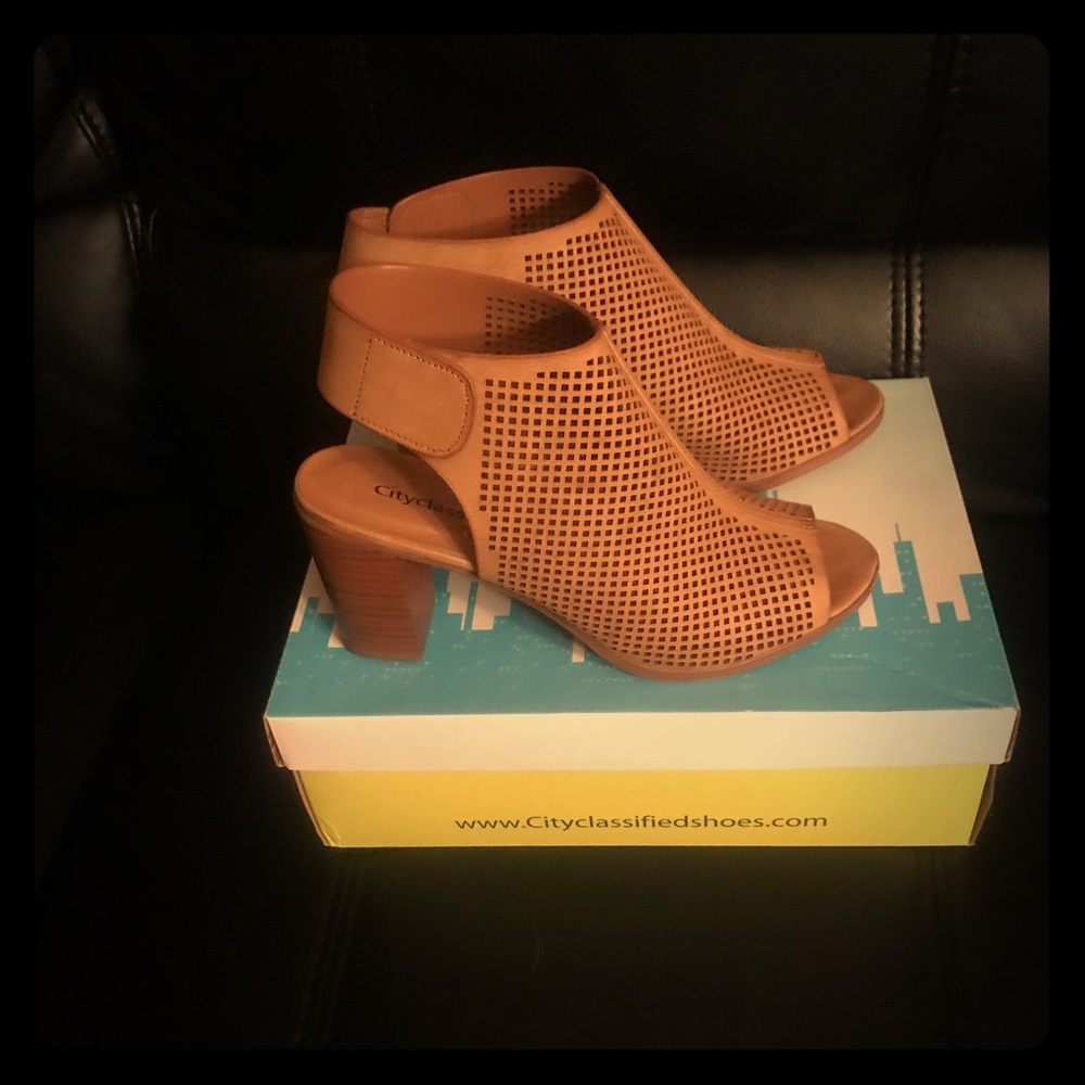 Peep Toe with Cutout 😍